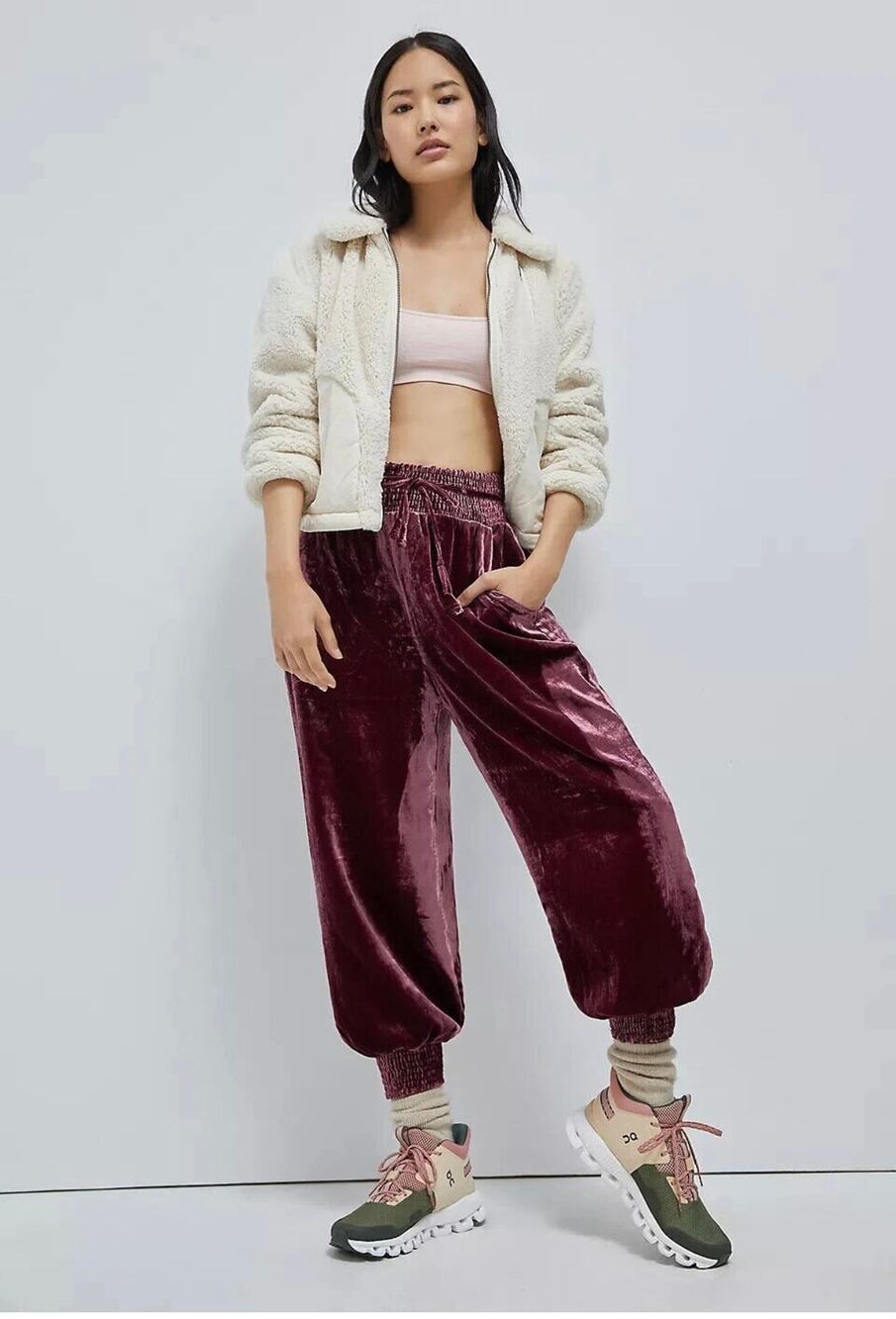 Anthropologie Gloria Burgundy Red Crushed Velvet High Rise Jogger Pants Size XS